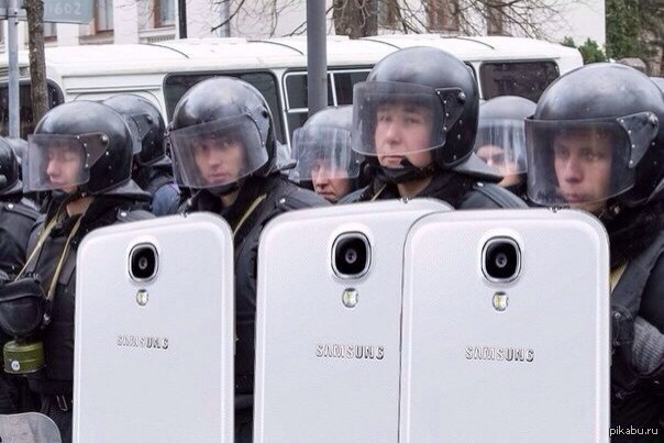 Срочная новость! Корея поставляет щиты на Майдан!