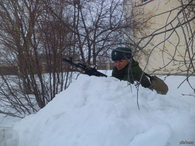 Мама выслеживает моего парня...