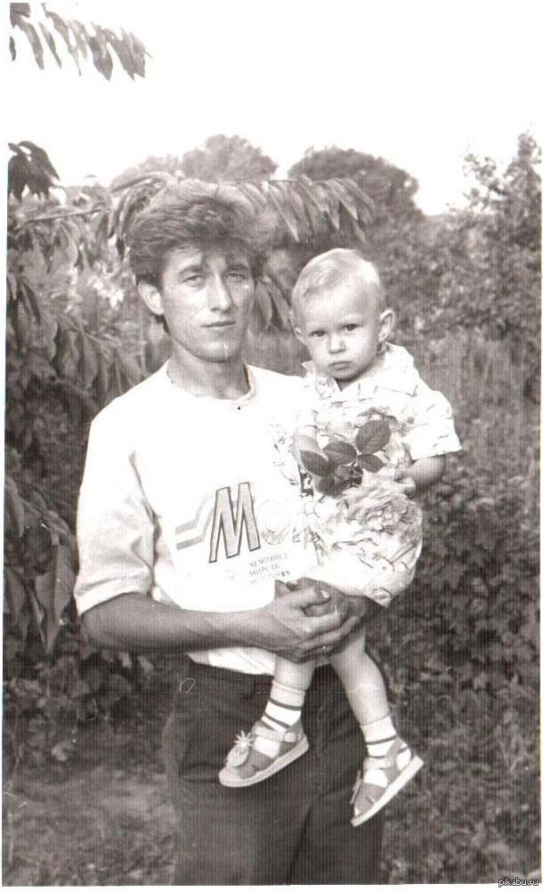 Ребят, помогите раскрасить меня с папкой =) у меня вместо пальцев бананы, поэтому прошу вас)