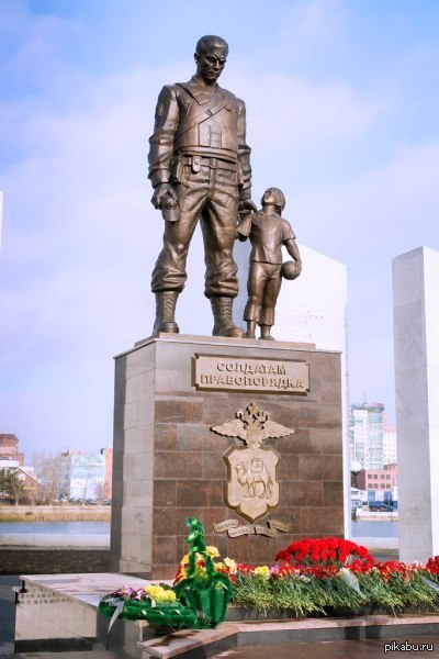 памятник солдатам правопорядка в челябинске. памятник солдатам правопорядка в челябинске. солдатам правопорядка челябинск. монумент «солдатам правопорядка». мемориальные комплексы челябинска.