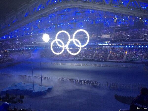 Кольца олимпиады сочи 2014. Нераскрывшееся кольцо на Олимпиаде в Сочи. Сочи 2014 кольцо не раскрылось. Олимпийские кольца на Олимпиаде в Сочи 2014.