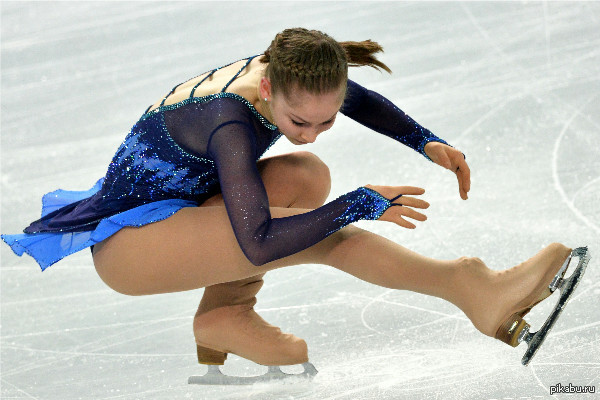 Подумалось - это ж даже присесть на одной ноге дай Бог как сложно. Попробуйте... У меня как-то не очень :)