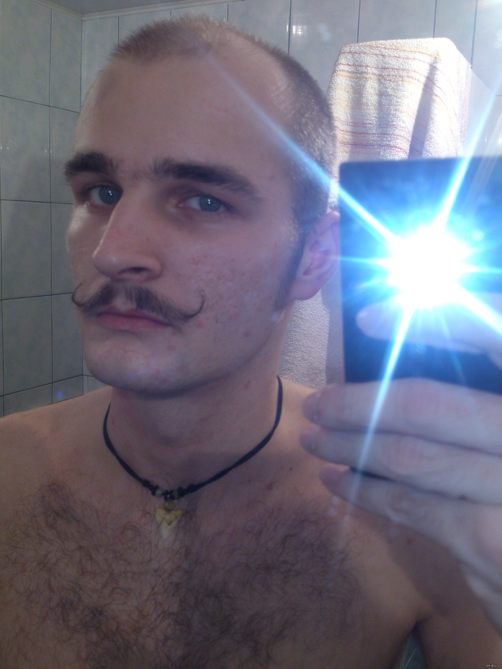 �������))