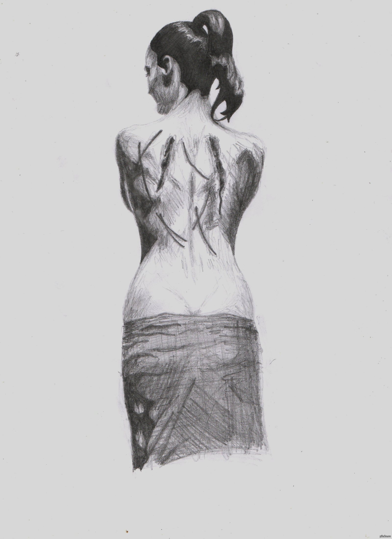 Женщина спиной рисунок. Девушка со спины рисунок. Рисунки карандашом девушки со спины. Рисунок карандашом женщина со спины. Женское тело карандашом.
