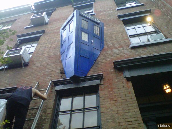 ТАРДИС, иди домой, ты пьяна.