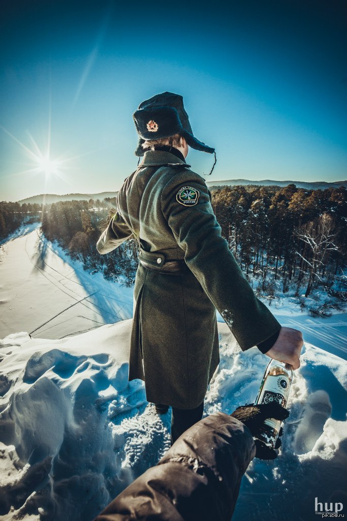 Следуй за мной парень. Февральская революция 1917 расстрелы. Велела солдатам следовать за собой арестовав правительницу. Следуй за мной приколы. Велела солдатам следовать за собой арестовав правительницу.