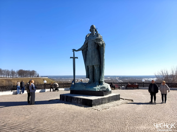 Памятник князю во Владимире