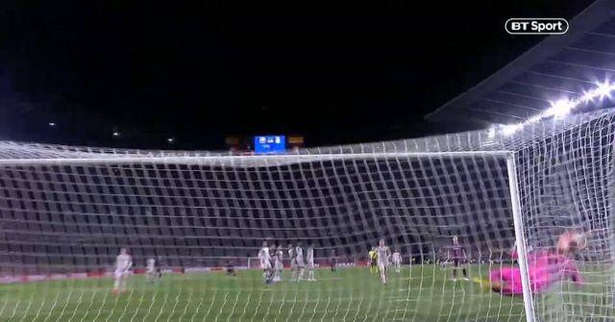 Leo Messi's free kick against Liverpool!! - Lionel Messi, Football, Barcelona Football Club, Champions League, Free kick, Goal, Video, Rutube, Short videos
