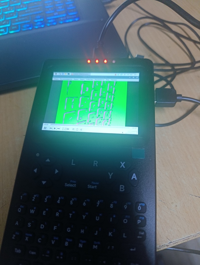 Waveshare PocketTerm35, ����������� Linux-�������� �� Raspberry Pi 4B