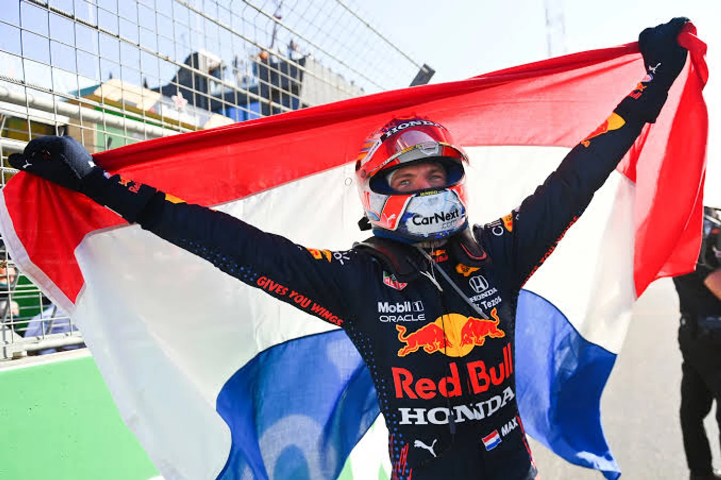 5 великих моментов Гран-при Нидерландов в «Формуле-1» - Серия F1  королева автоспорта, Моё, Автоспорт, Формула 1, Гонки, Соревнования, Скорость, Макс Ферстаппен, Джим Кларк, Ники Лауда, Джеймс Хант, Жиль Вильнев, Ferrari, Mclaren, Red Bull, Экстрим, Спортсмены, Спорт, История автомобилей, Нидерланды (Голландия), Айртон Сенна, Валттери Боттас, Длиннопост