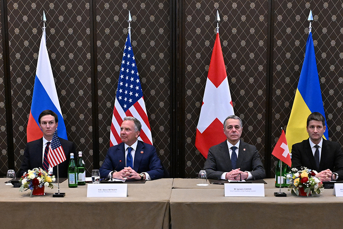 Фото трехсторонней встречи делегаций России, США и Украины в Женеве.(Фото: Екатерина Чеснокова / РИА Новости)
