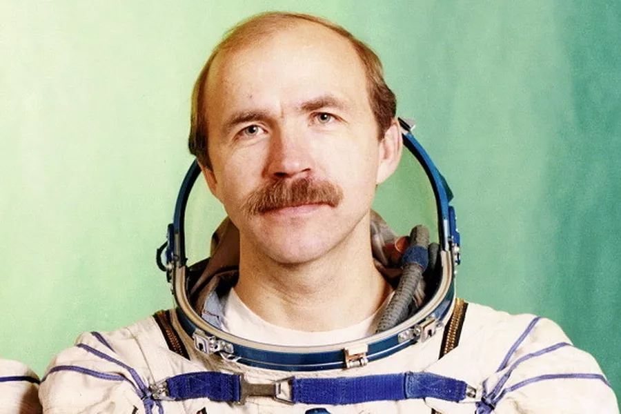 Герой Российской Федерации Александр Полещук - История России, История (наука), Без рейтинга, Единая Россия, Космонавтика, Орбитальная станция, Станция мир, Выход в космос, Космонавты, Техник, Офицеры, Герой России, Личность, Инженер, Роскосмос, Космос, Длиннопост