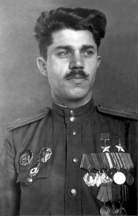 Дважды Герой Советского Союза будущий генерал Молодчий А.И.