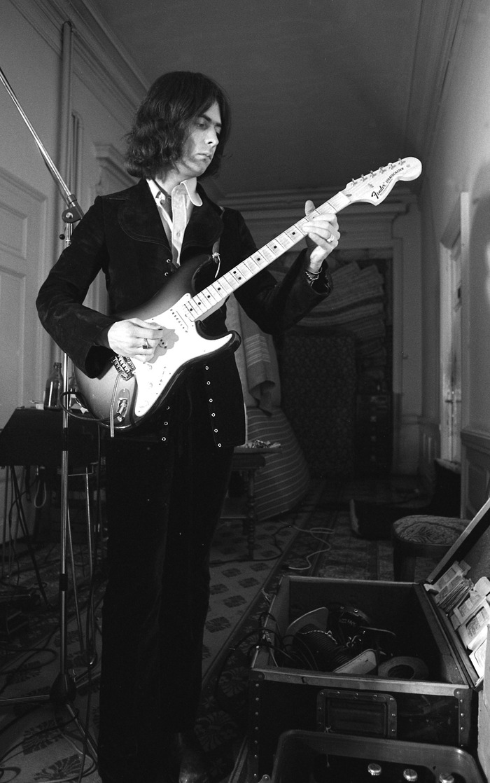 ���� "���� ��" �������. �����, Grand Hotel, ������� 1971. � ����� � ���� Fender Stratocaster � �������� ������.