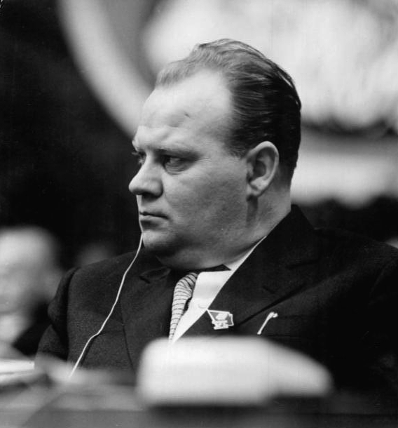 Драгомир Кольдер ( CC BY-SA <!--noindex--><a href="https://pikabu.ru/story/soratniki_sssr_vo_vremya_putchey_14350343?u=http%3A%2F%2F3.de&t=3.de&h=f415751c6b8ac2b7c03d1a155e3da49fb0cce679" title="http://3.de" target="_blank" rel="nofollow noopener">3.de</a><!--/noindex-->, фотограф Хорст Штурм)
