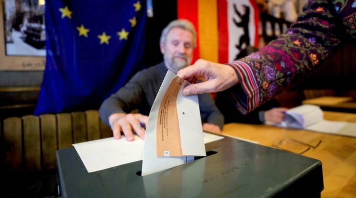 Берлин ушёл преемникам СЕПГ с 25,7%, а партия Мерца впервые ВЫЛЕТЕЛА из ландтага с 4,9%. Канцлер назвал это катастрофой и остался
