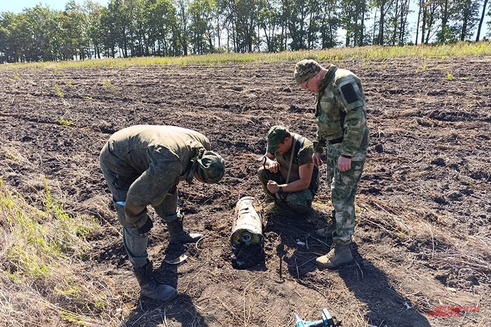 Бумер на фронте. Фото: <a href="https://pikabu.ru/story/okhotnik_na_zhdunov_on_spasal_detey_v_beslane_teper_rabotaet_v_donbasse_14378096?u=https%3A%2F%2Faif.ru%2F&t=%D0%90%D0%B8%D0%A4&h=f5982b8f2d6f8c417b8f18af99b707f0561b0035" title="https://aif.ru/" target="_blank" rel="nofollow noopener">АиФ</a>/ Дмитрий Григорьев