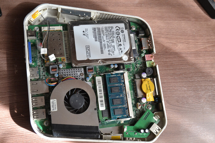Неттоп от Acer на базе Atom 230.
