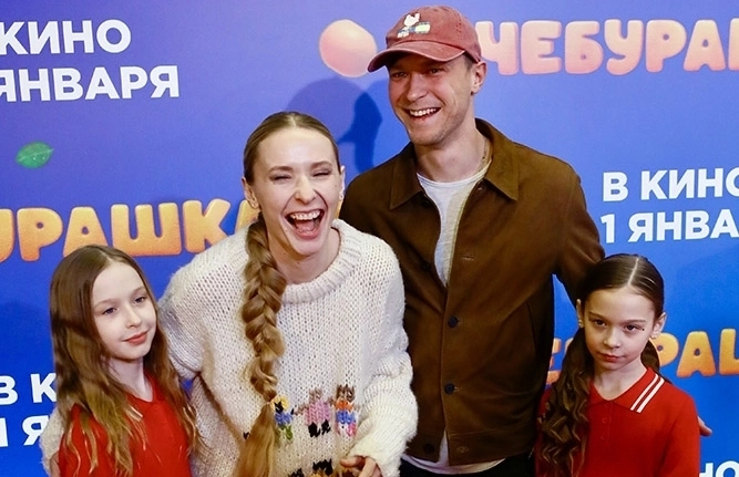 ���� ������� � ���� ������ � ������. ����: <a href="https://pikabu.ru/story/kak_yura_borisov_vstretil_annu_shevchuk_14419677?u=https%3A%2F%2Faif.ru%2F&t=%D0%90%D0%B8%D0%A4&h=f5982b8f2d6f8c417b8f18af99b707f0561b0035" title="https://aif.ru/" target="_blank" rel="nofollow noopener">���</a>/ ����� ���������